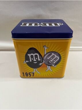 M&M'S Tin - Yellow Body with Navy Lid